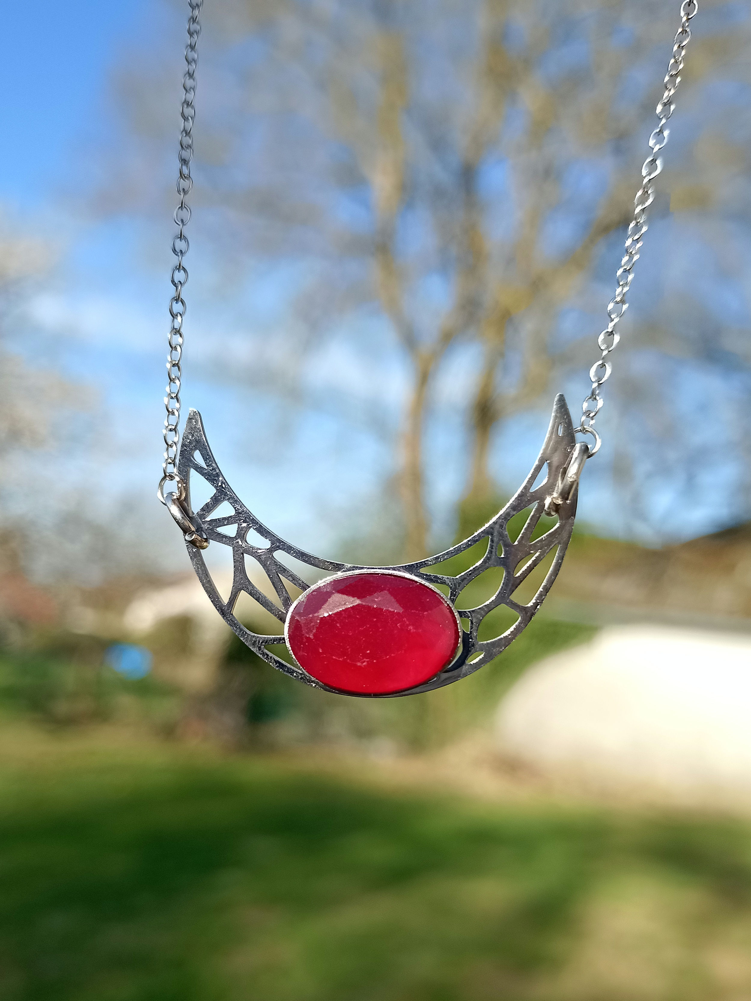 Collier Croissant de lune en Grenat