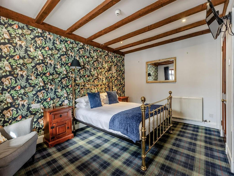 R9, The Campbell (king with bath/overhead shower)