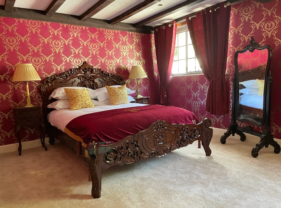 The Highland Fling (king room with shower)