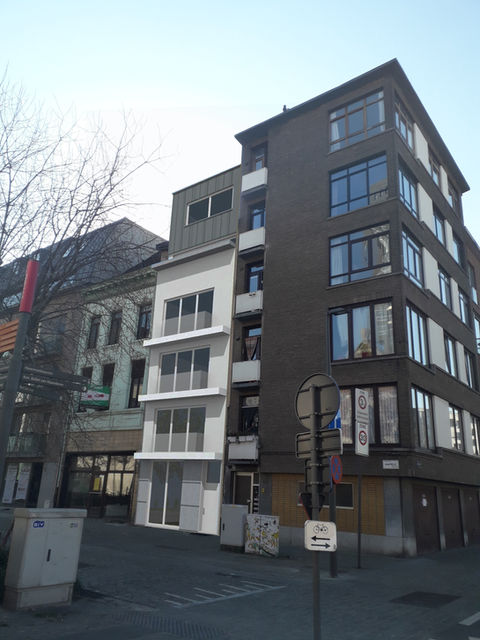 Voorontwerp woongebouw met commerciële ruimte