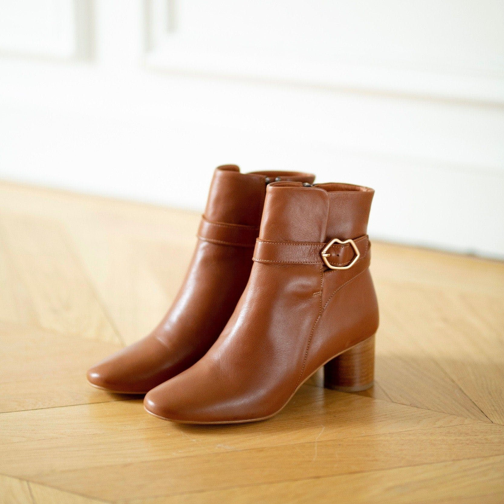 BONS BAISERS DE PANAME- Thelma Low Cognac