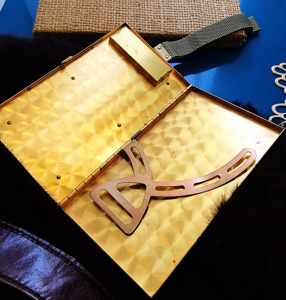 Thumbnail: Mother Of Pearl Mid-Century Clutch Box