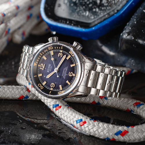 SOMBRERO 90-011, Gradient Navy, Linen Textured Dial, 20 BAR Water