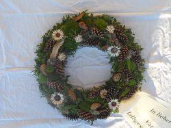 Trauerkranz gesteck Wald