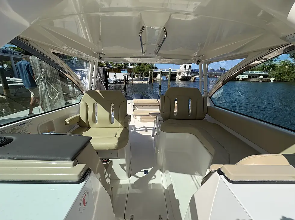 35' Pursuit Cruiser | comfort and performance