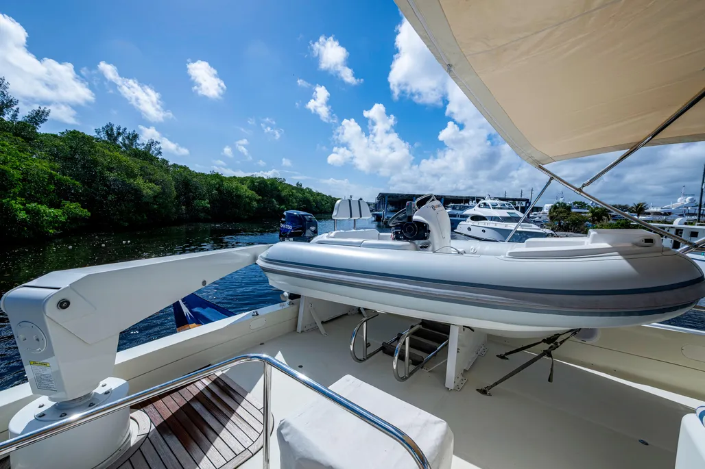1997 Ferretti Yachts 650 - tender