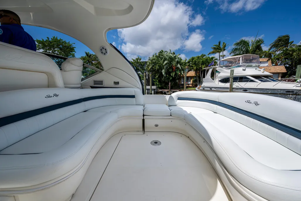 2005 Sea Ray 420 Sundancer - exterior