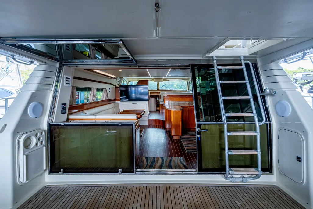 1997 Ferretti Yachts 650 - interior