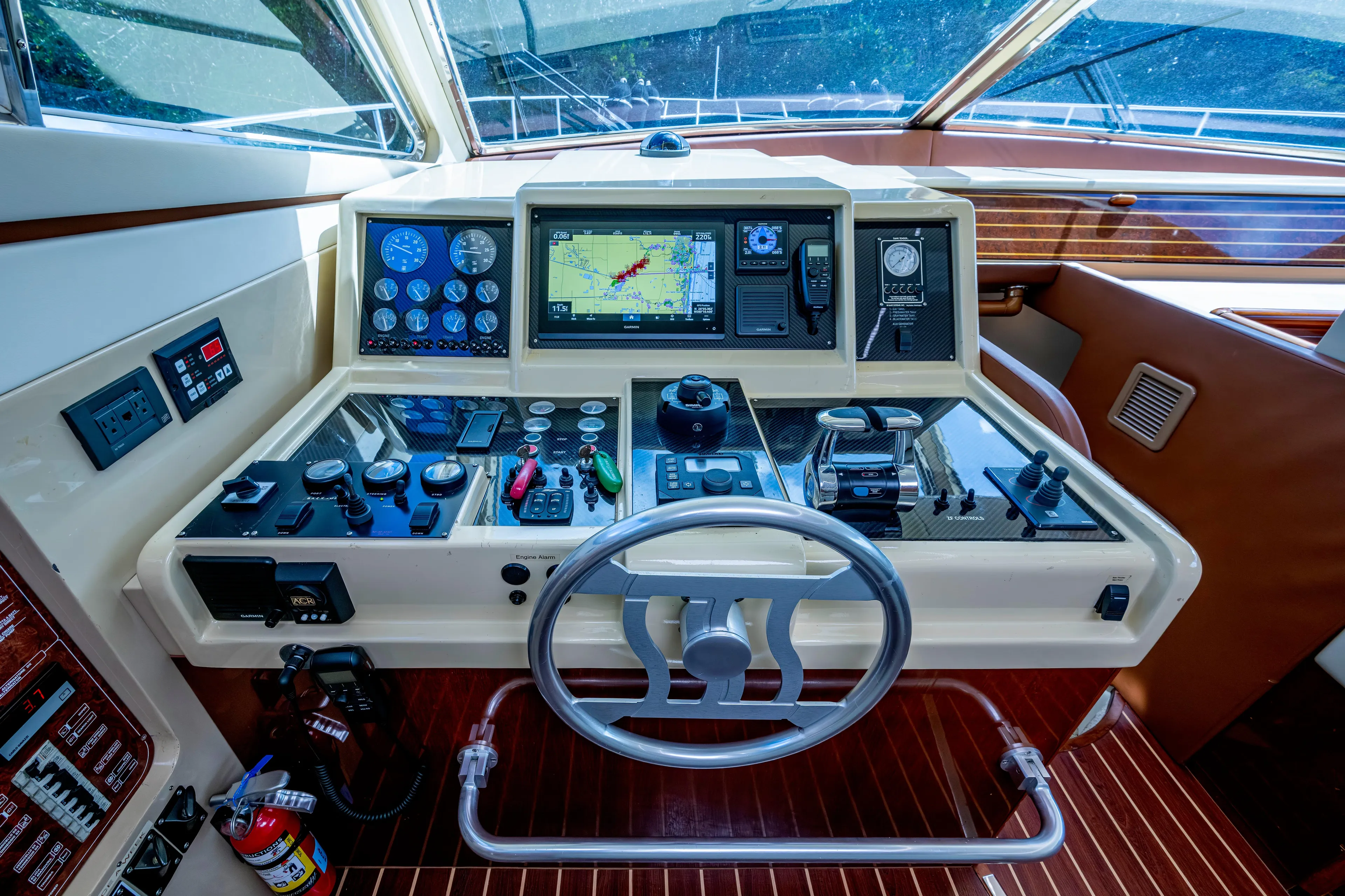 1997 Ferretti Yachts 650 - interior