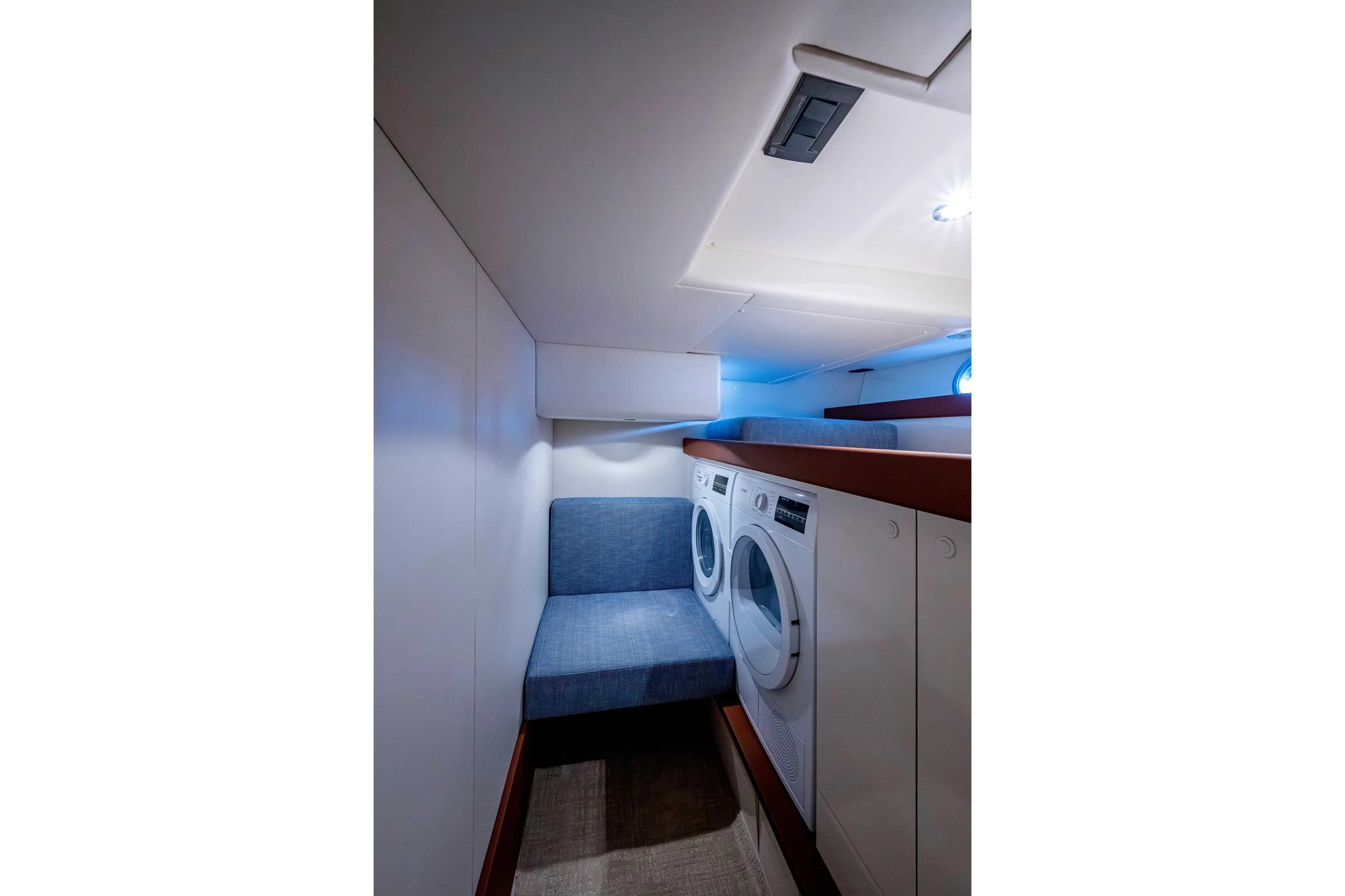 1997 Ferretti Yachts 650 - laundry