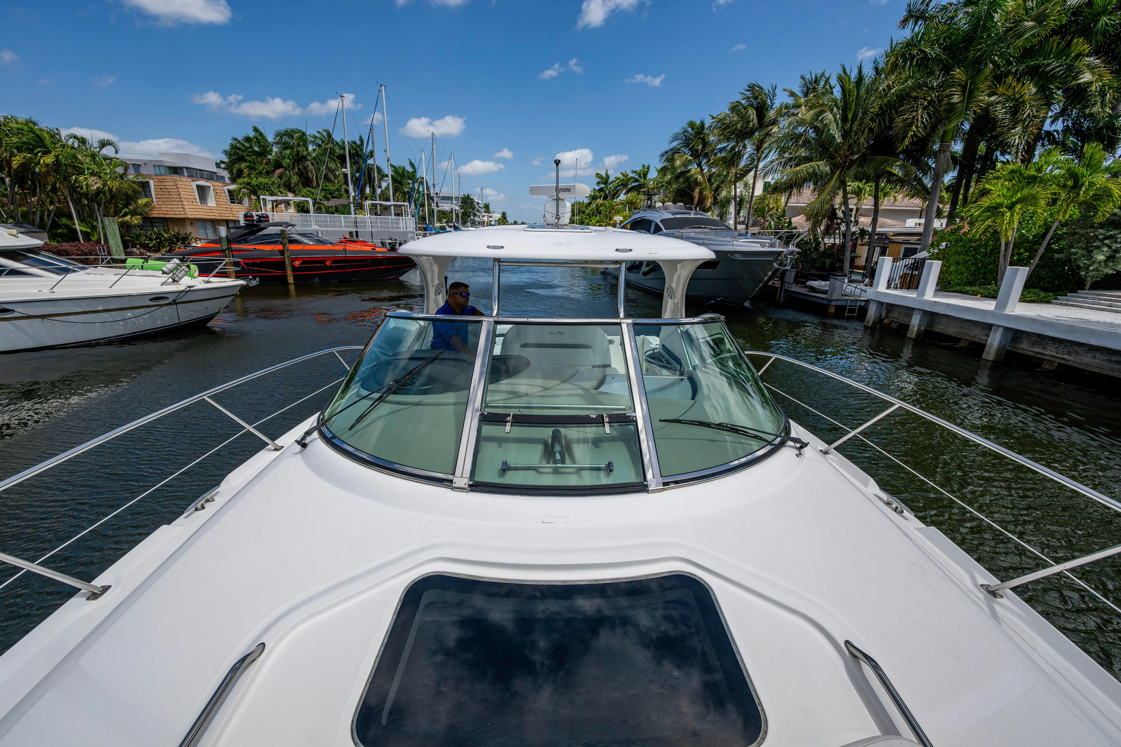 2005 Sea Ray 420 Sundancer - bow