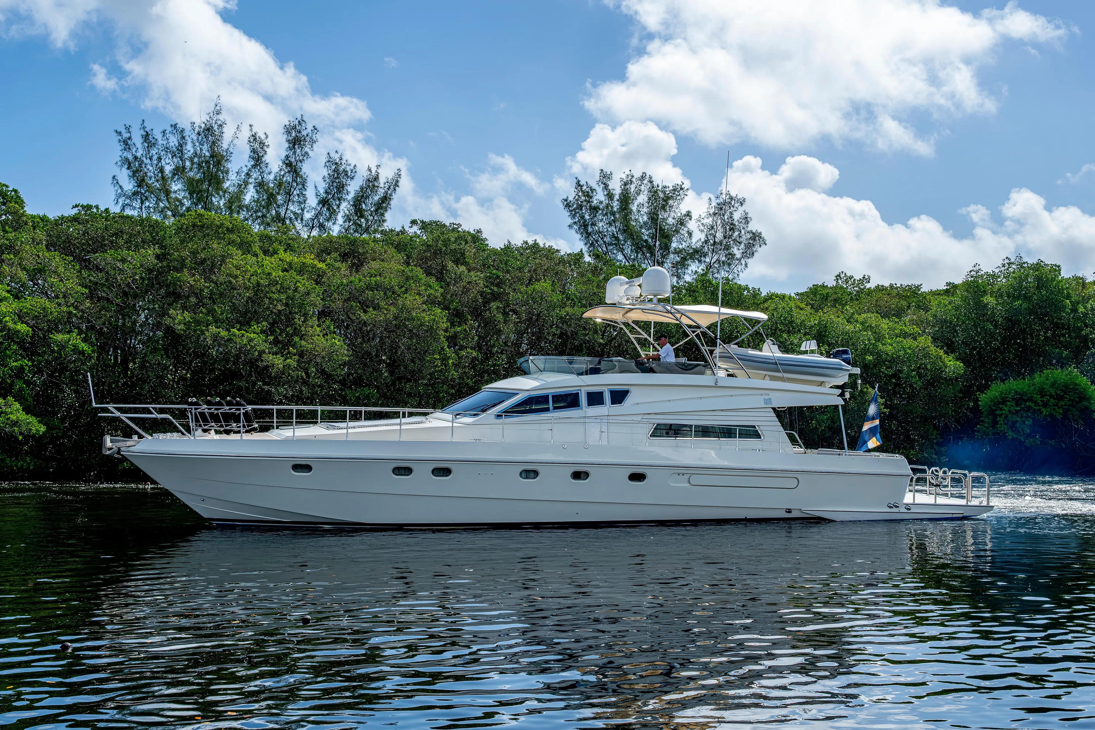 1997 Ferretti Yachts 650 - exterior