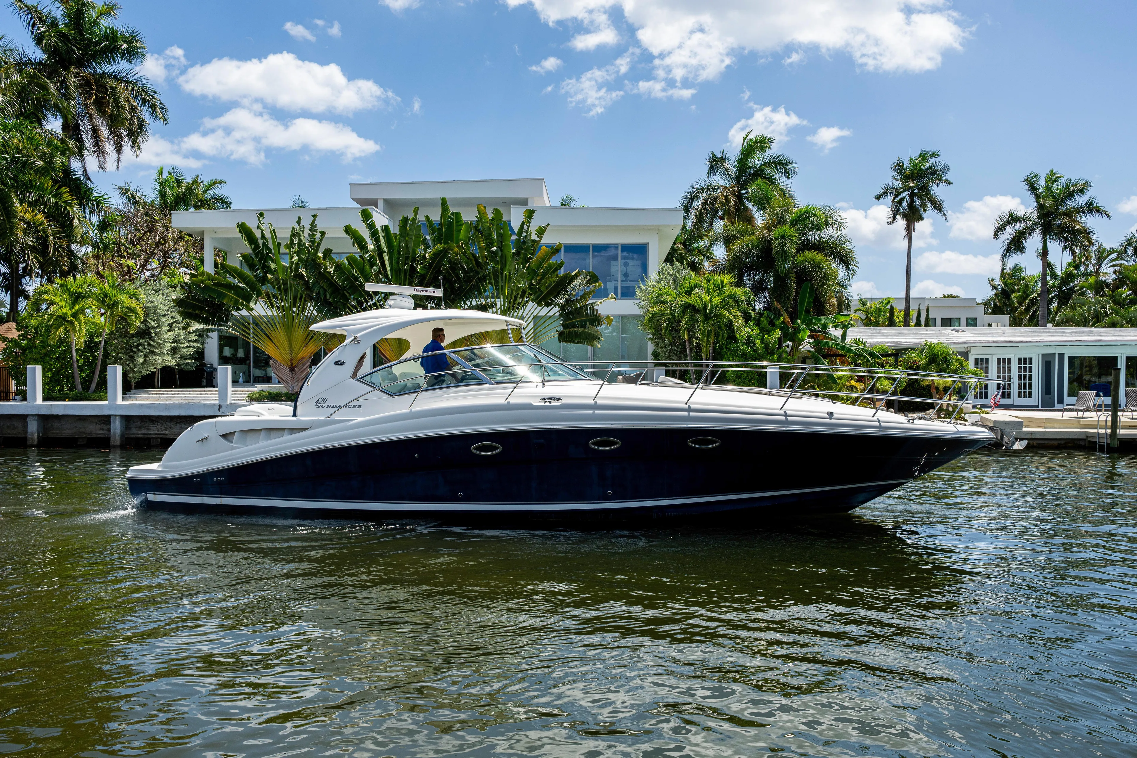 2005 Sea Ray 420 Sundancer - exterior