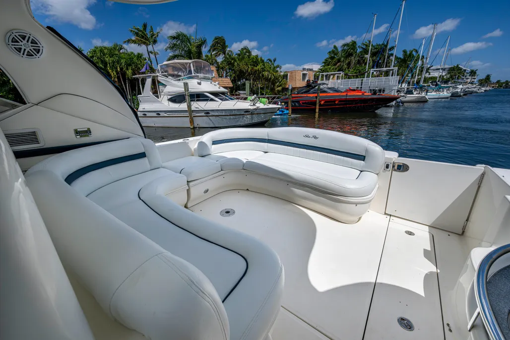 2005 Sea Ray 420 Sundancer - stern