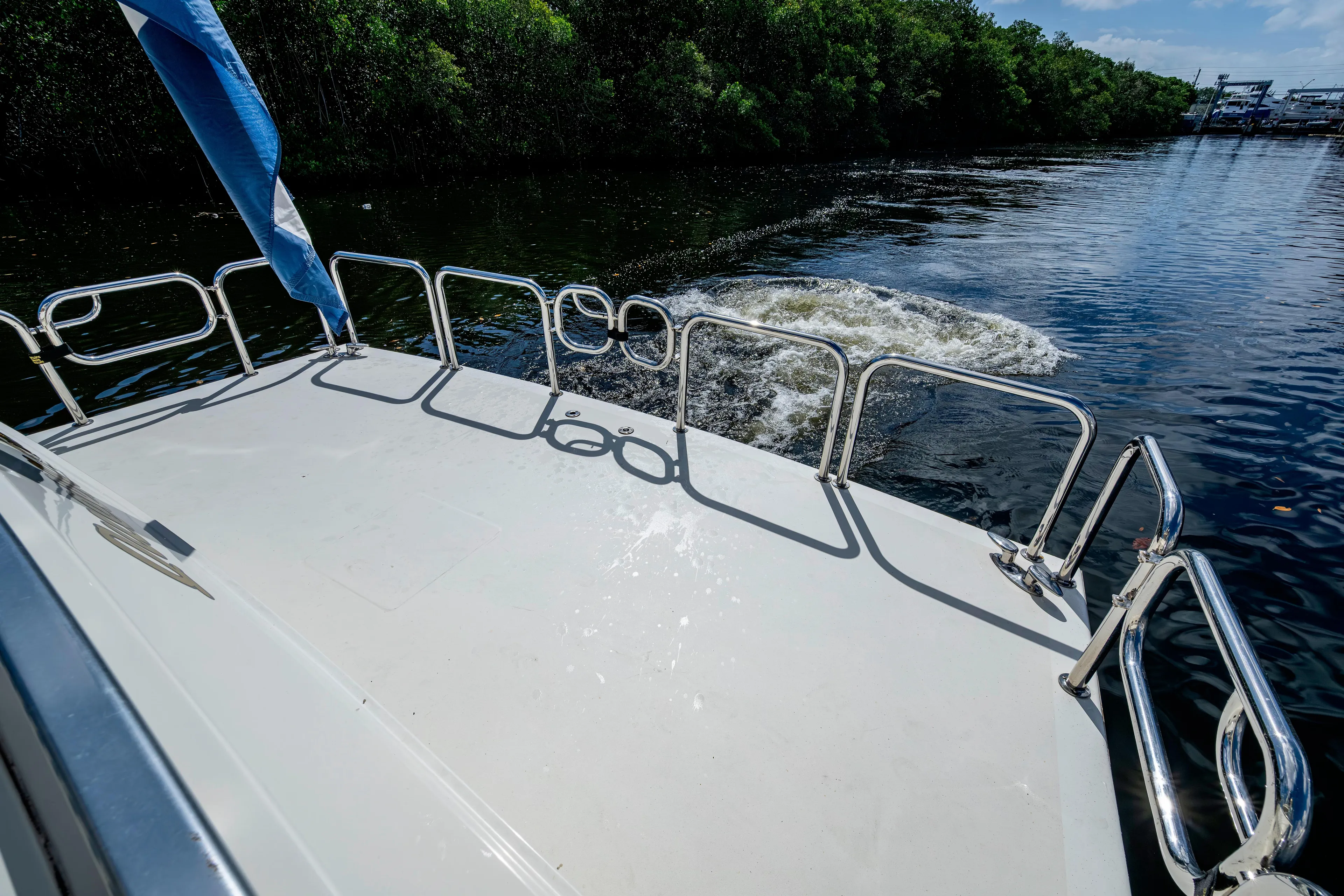 1997 Ferretti Yachts 650 - stern