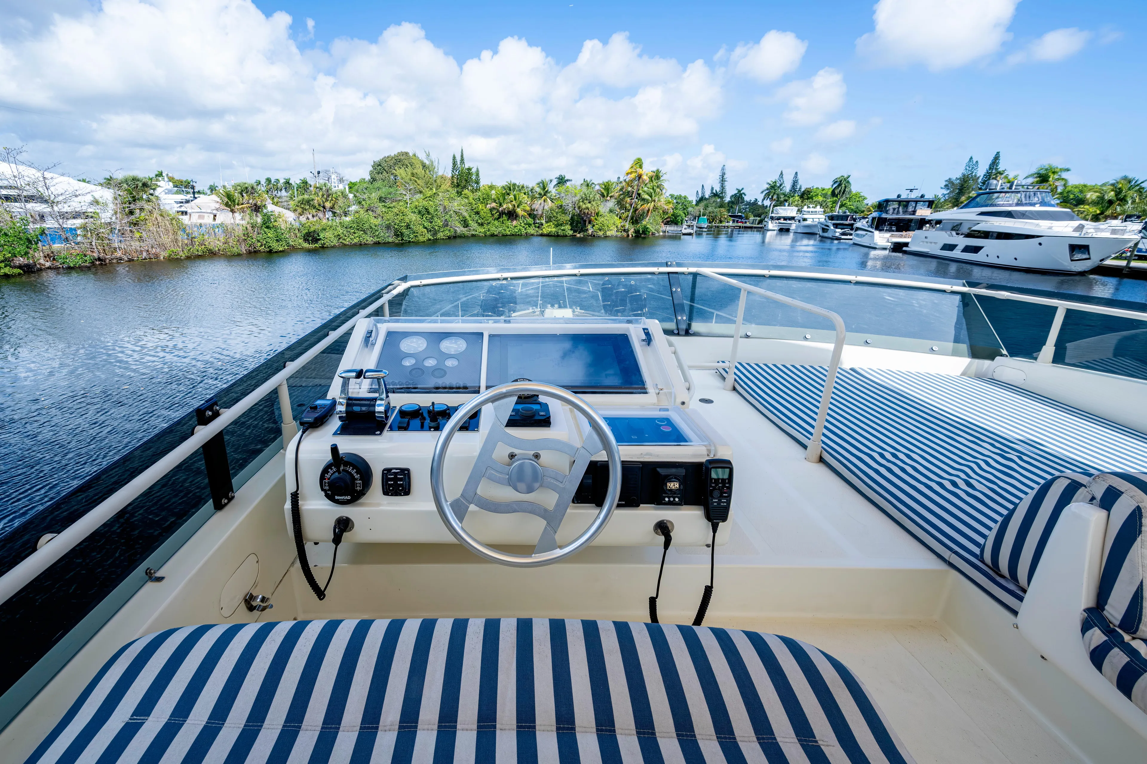 1997 Ferretti Yachts 650