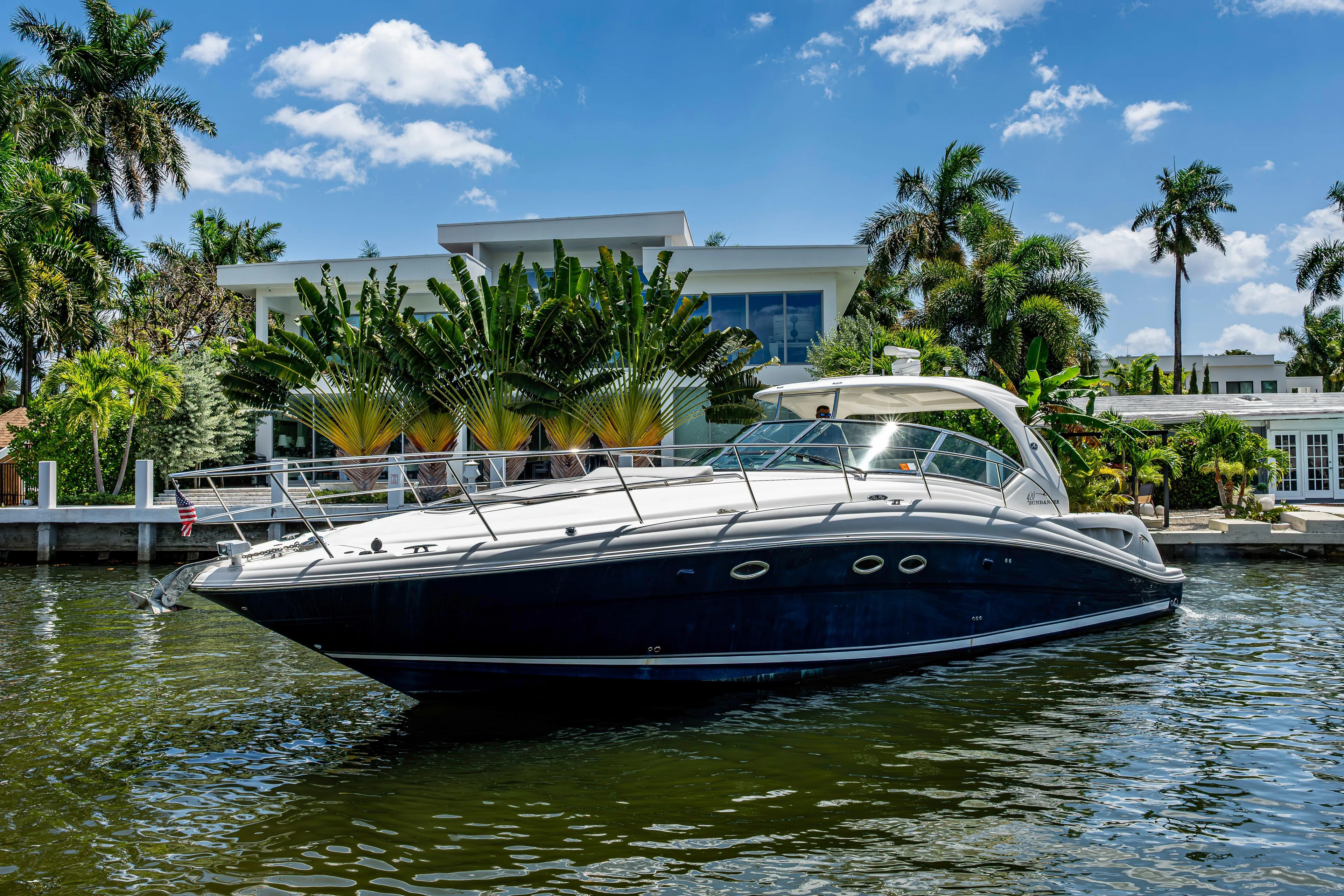 2005 Sea Ray 420 Sundancer - exterior