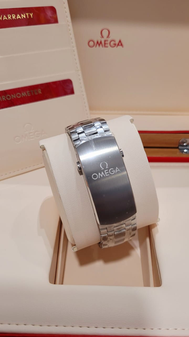 Thumbnail: Restock!! Omega Seamaster Diver Chronometer 42mm