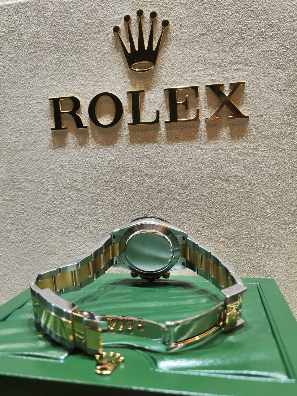 Thumbnail: Rolex Cosmograph Daytona 116523G Diamonds
