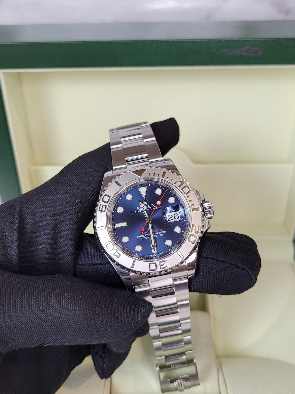 Thumbnail: Rolex Yatch Master 116622 Sunburst Blue Dial