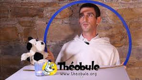 THÉOBULE EN FAMILLE