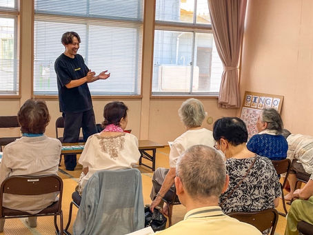 B-CHANGE武田がえきまえケヤキサロンにて足と靴の講演会をしている風景