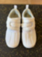 B-CHANGEで販売している学校の上履き、足育シューズ「足守」の写真