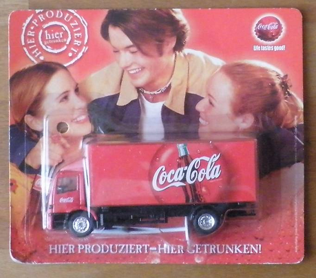 Grell Coca Cola hier produziert - hier getrunken