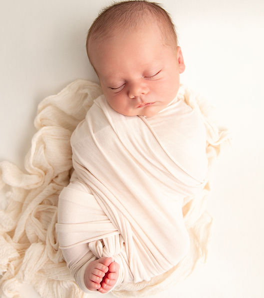 Jennifer Rodriguez Photography - Newborn Photographer Overland Park, KS (11 of 14).jpg