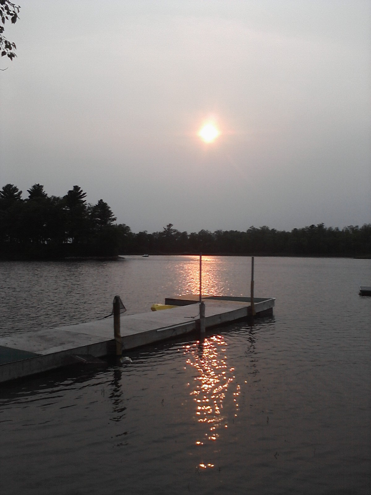Dock SunsetBeauty Bay Lodge