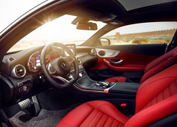 Mercedes Benz C300 2016.jpg