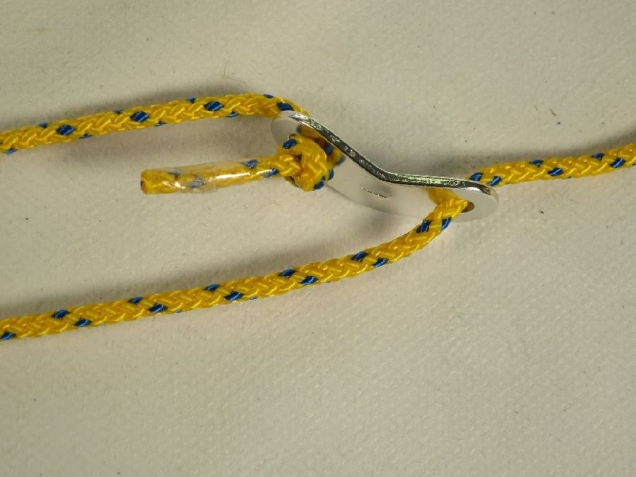 サムネイル： キャンプ用ロープとライナー2個