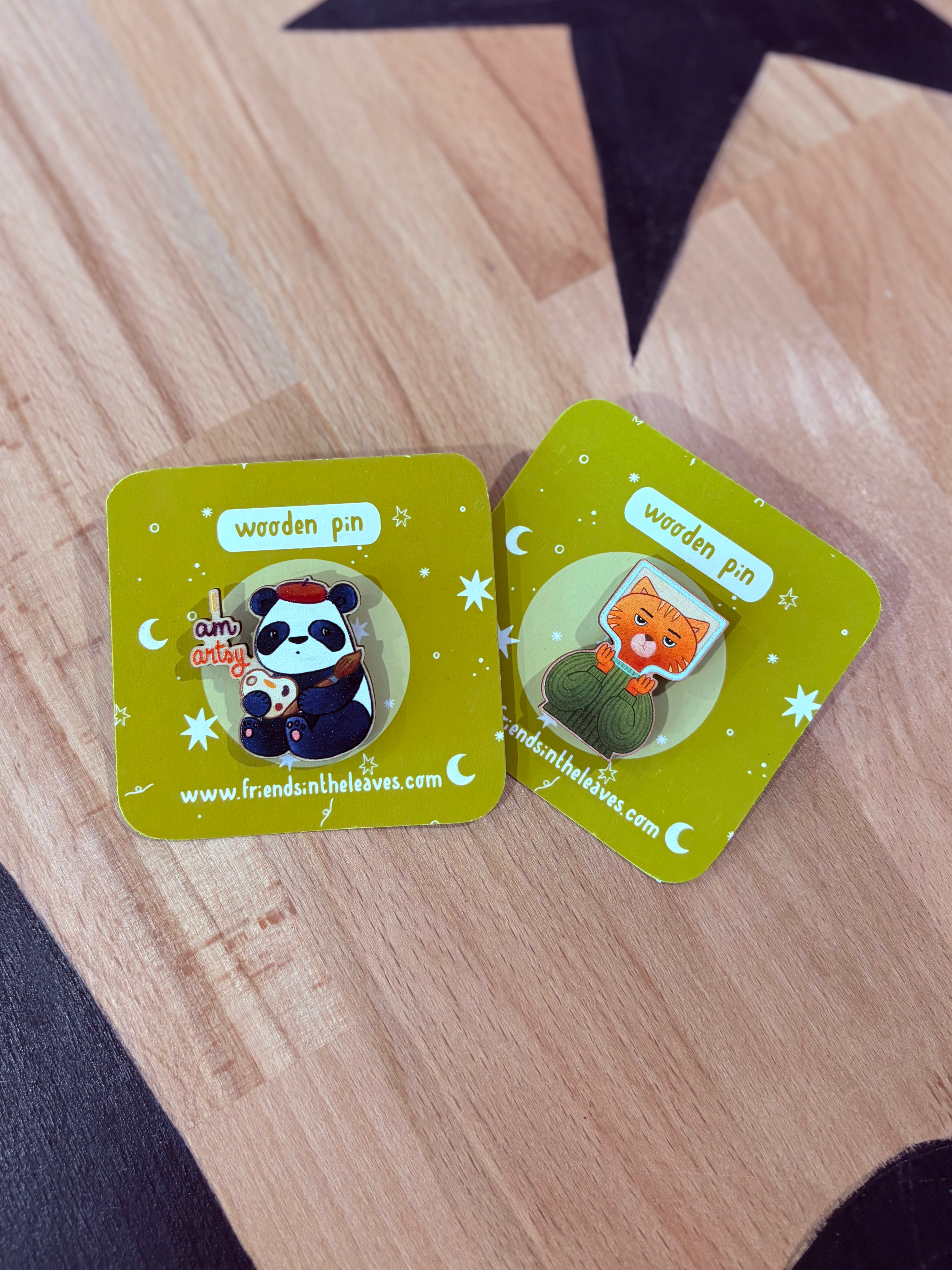 Assorted Wooden Pins - Friends In The Leaves