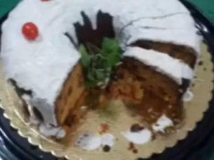 Mulher presa por envenenar bolo pesquisou arsénio na internet