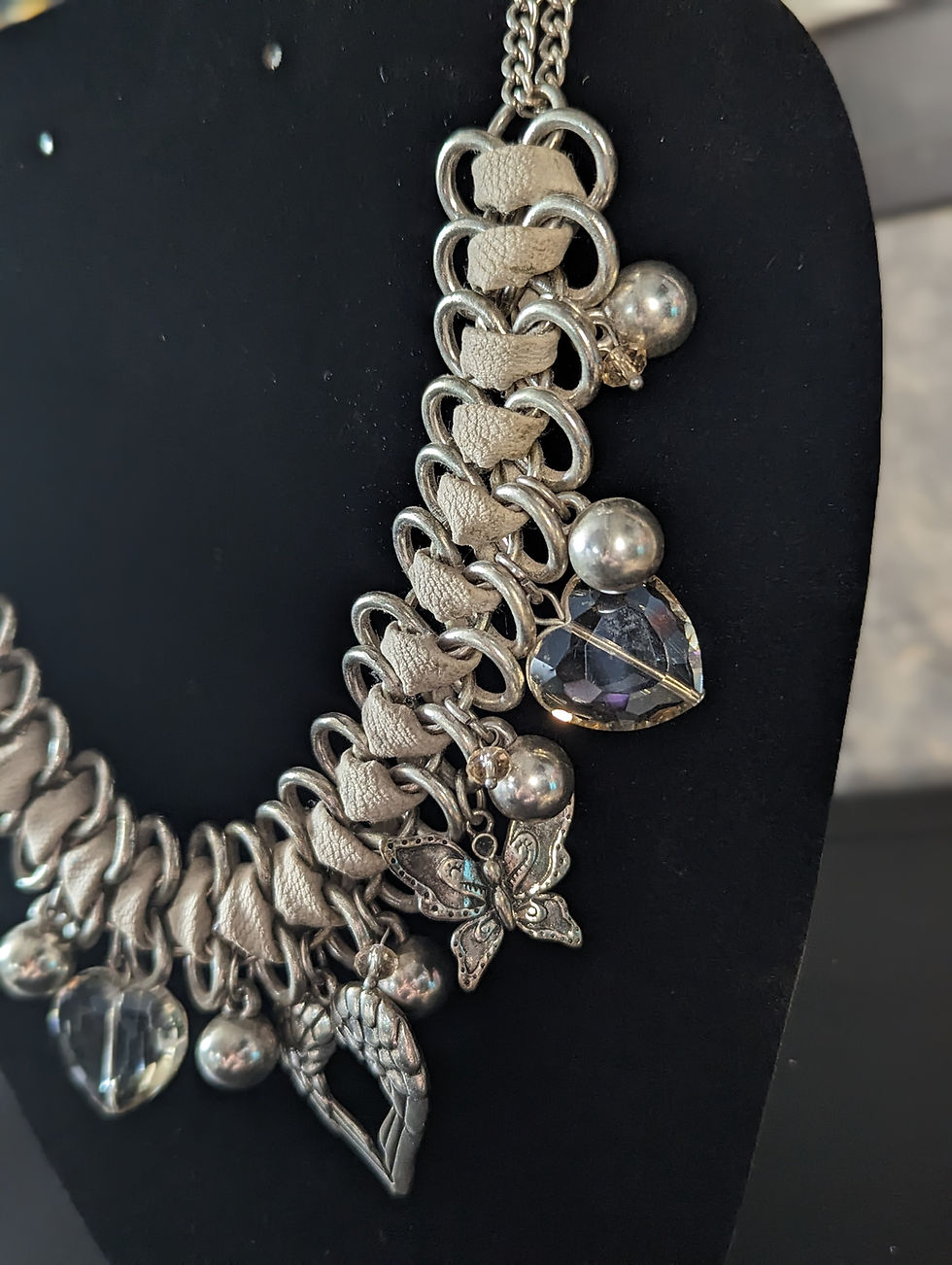 Thumbnail: Large Chain Costume Necklace