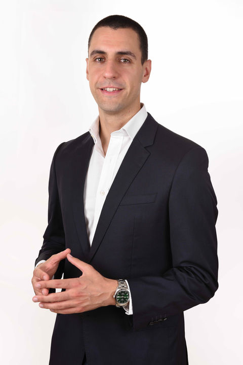 Fotografia empresarial e institucional para perfil profissional, adequada para LinkedIn, Currículos e outras redes sociais.