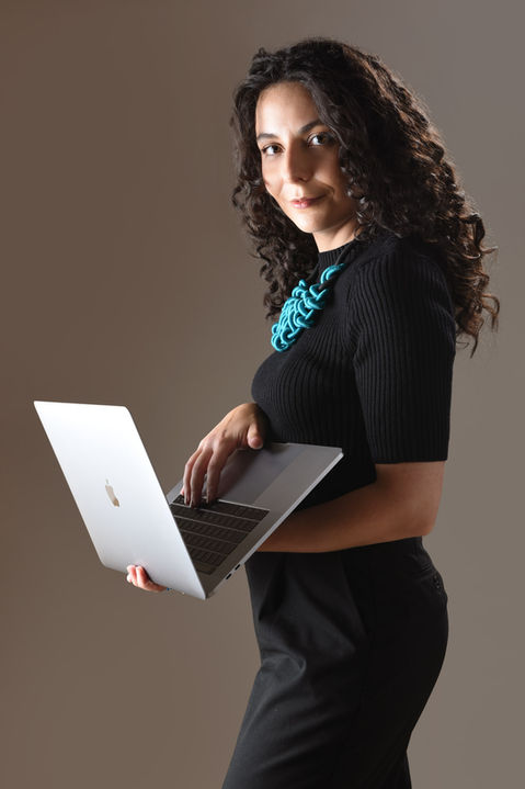 Fotografia empresarial e institucional para perfil profissional, adequada para LinkedIn, Currículos e outras redes sociais.