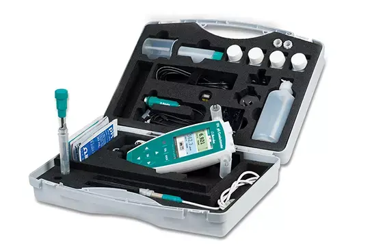 Miniature : 913 pH Meter with accessories case