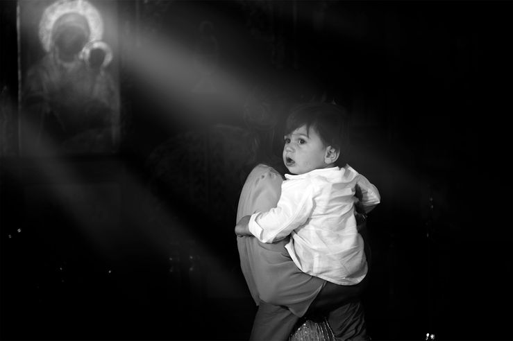 Κάθε πορτρέτο αποτυπώνει με λεπτομέρεια την εκλεπτυσμένη ατμόσφαιρα και την αγάπη που κυριαρχεί στη φωτογραφία βάπτισης.Φωτογράφος Θεσσαλονίκη