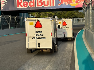 IMG_3408_Cyclone ontrack_redBull.HEIC