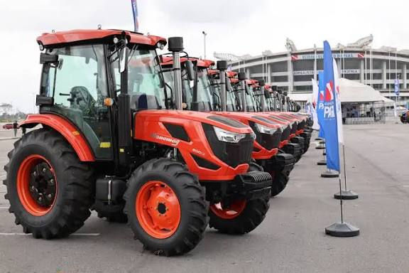 Ação do Governo do Pará entrega 42 tratores para fortalecer agricultura familiar e infraestrutura nos municípios
