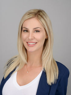 Realtor Emelia Headshots