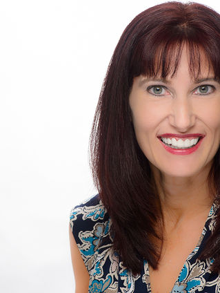 Lynn R's Business Headshot