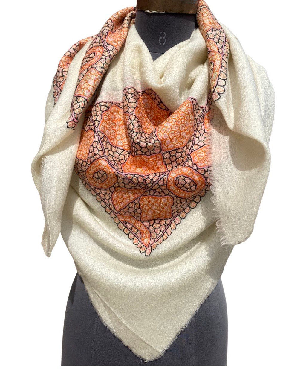 Embroidered woollen Scarf 08