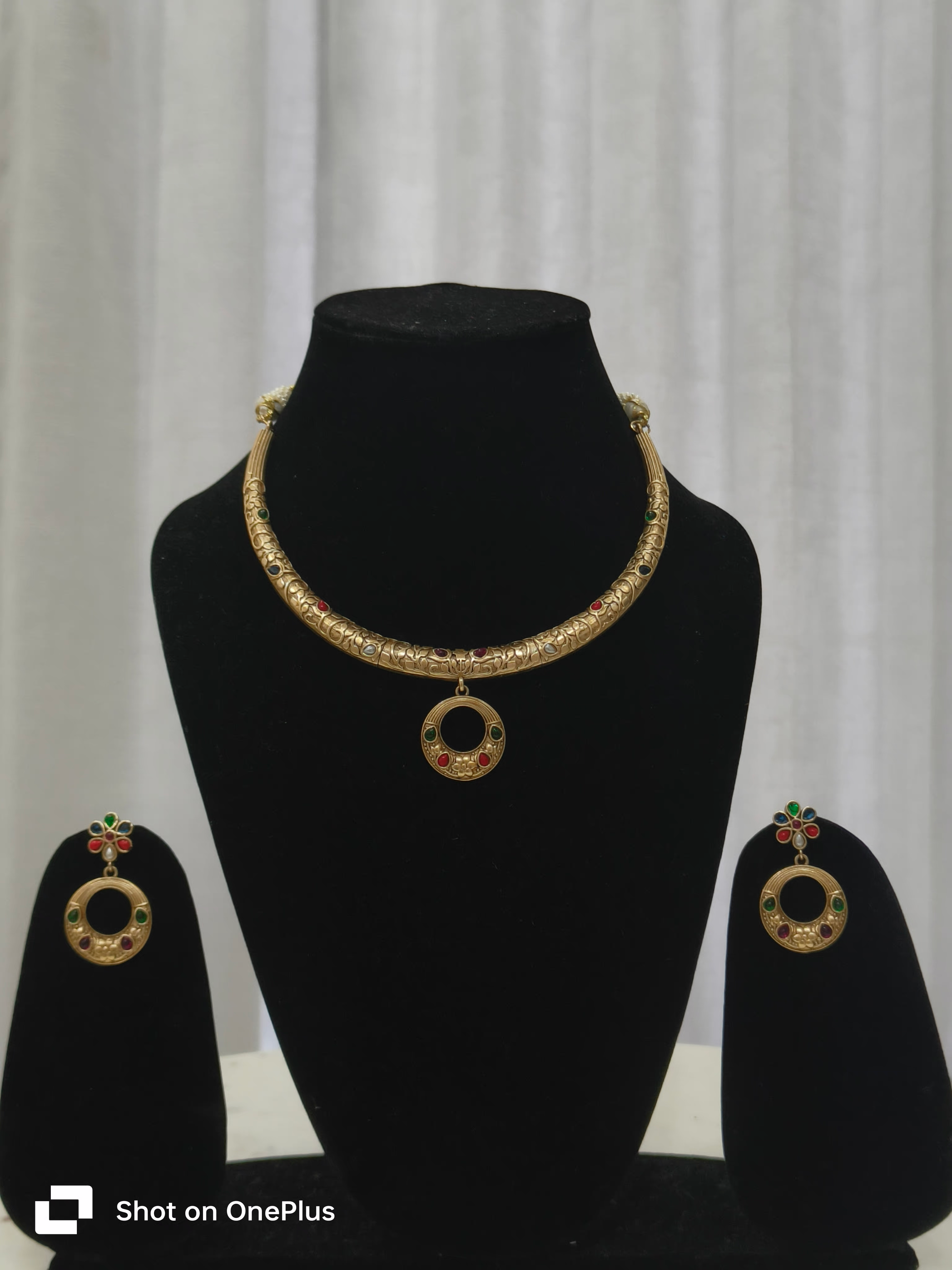 Sleek hansli necklace in apala polish 