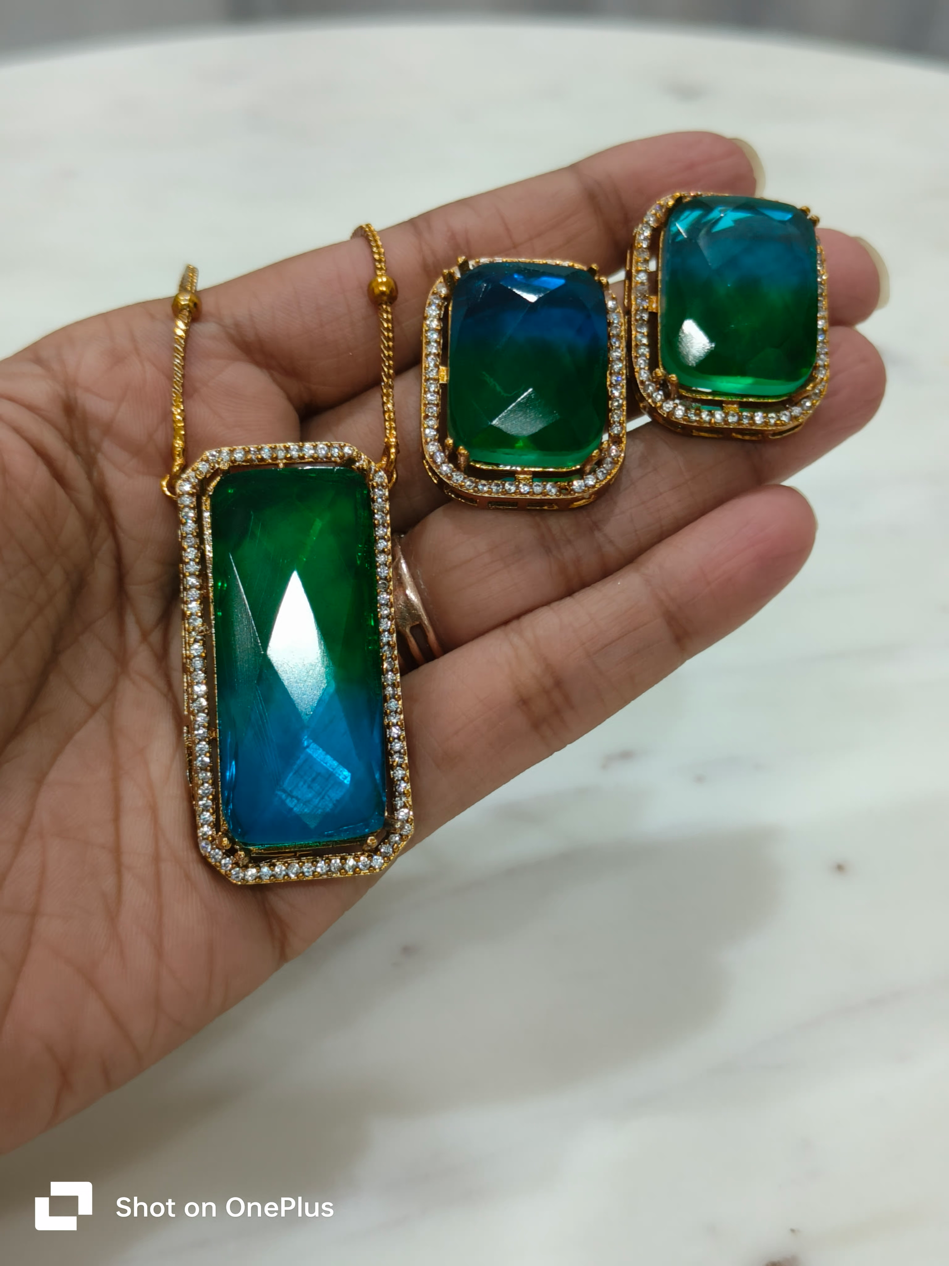 Ombre stone polki chain pendant 