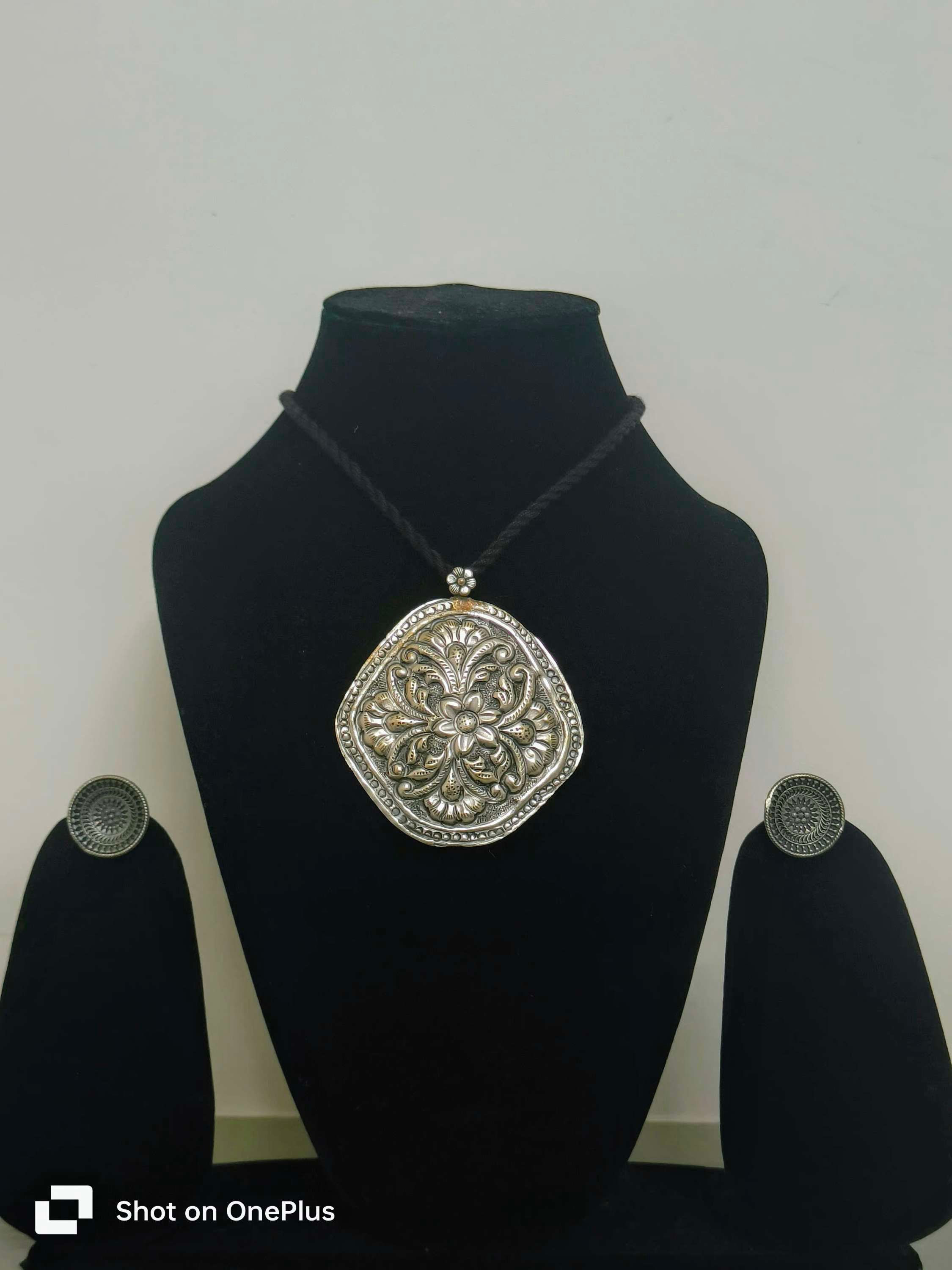 Chitai special SLA pendant with stud