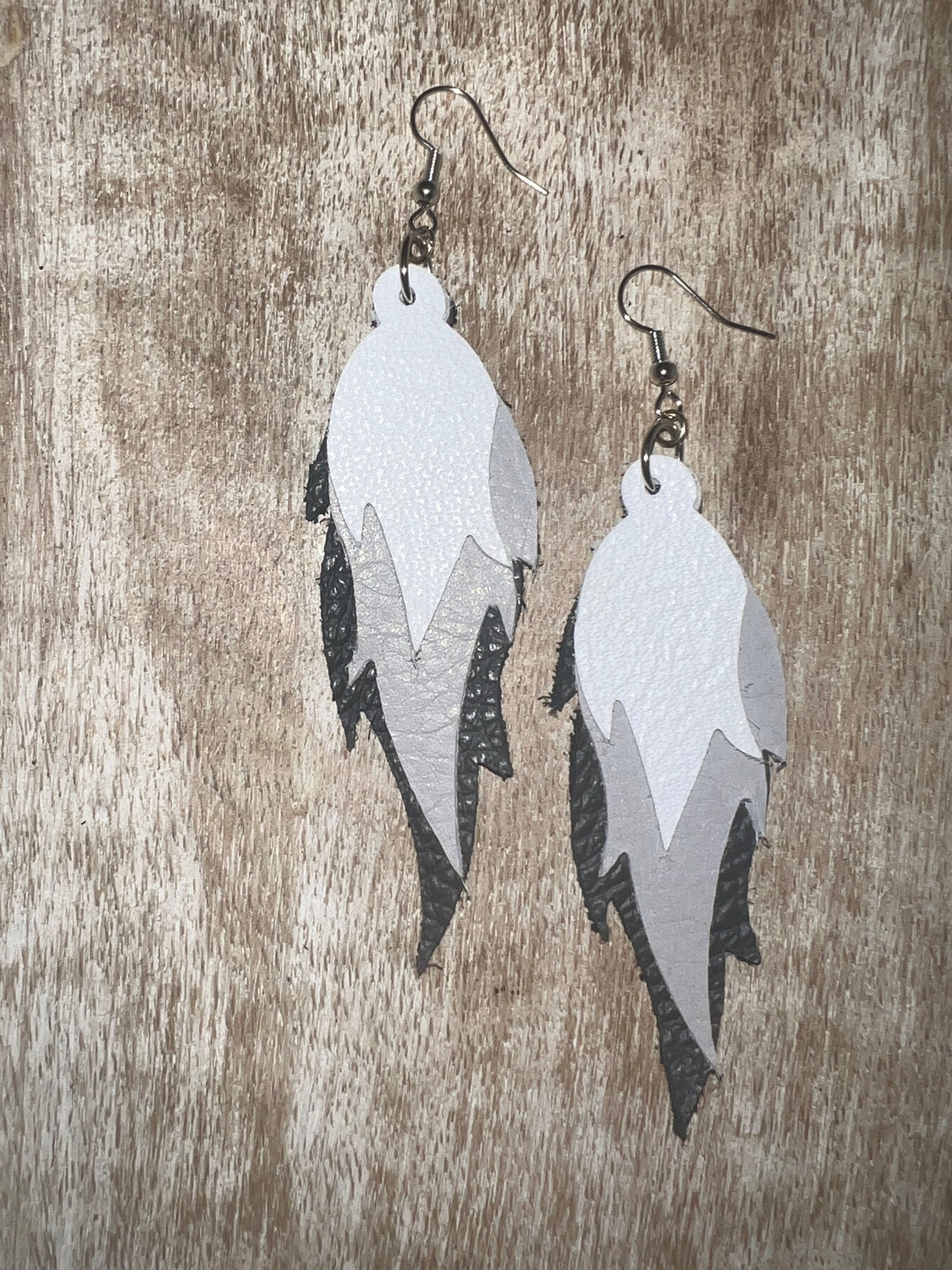 Three layered feather earrings. White/light gray and dark gray color combo
