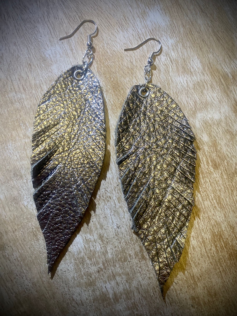 Thumbnail: Shinny Silver Leather Feathered Earrings