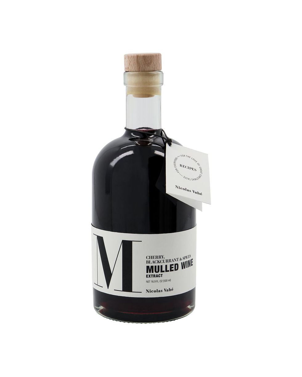 Eine Flasche mit rotem Glühweinextrakt von Nicolas Vahé.